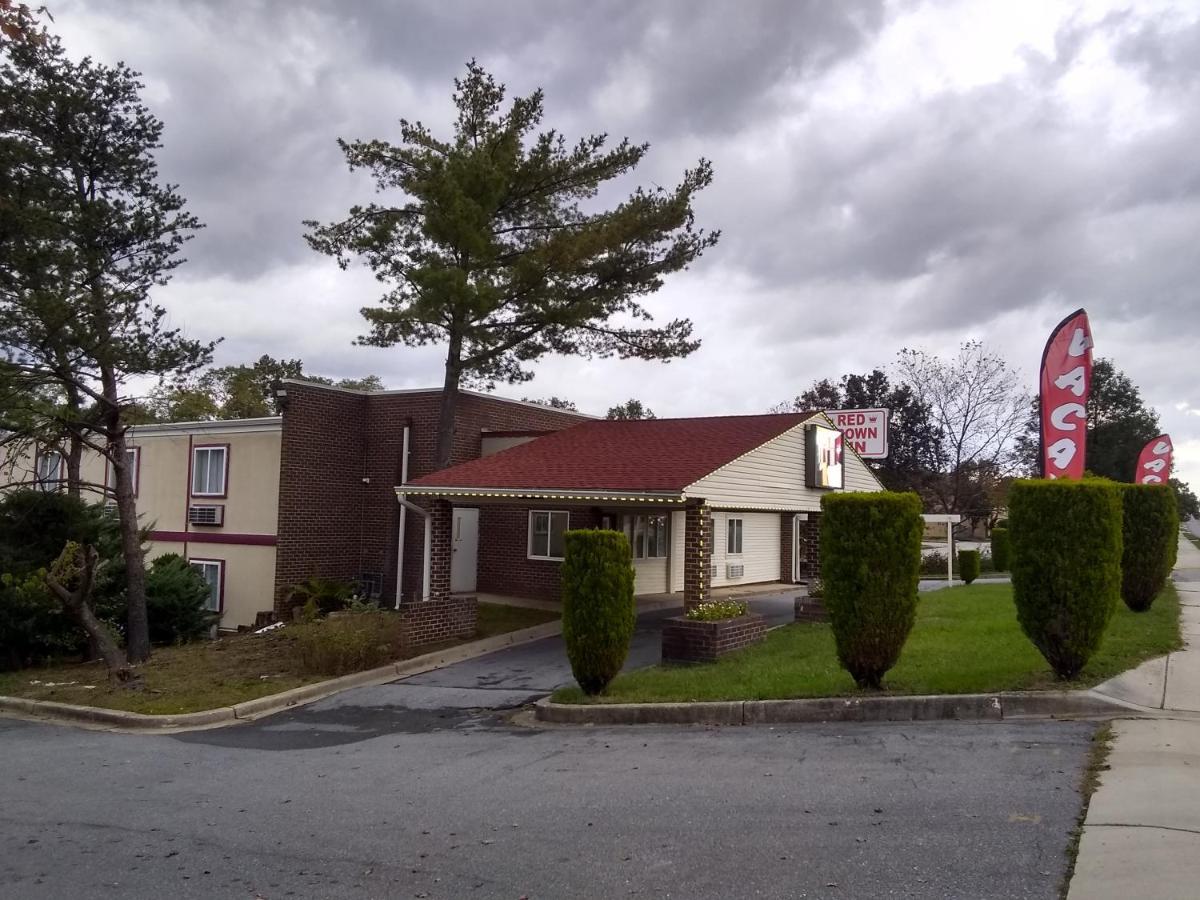 Red Crown Inn Laurel Exterior photo