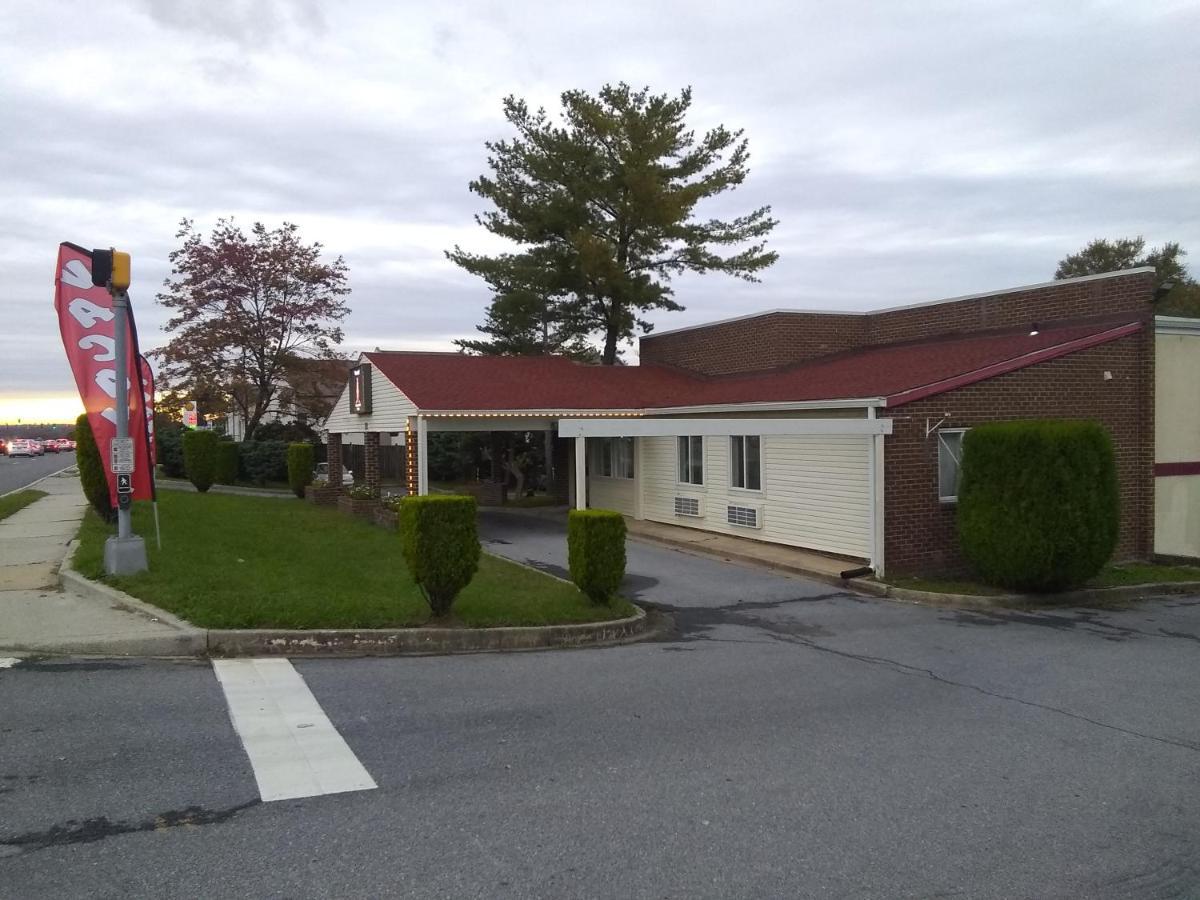 Red Crown Inn Laurel Exterior photo